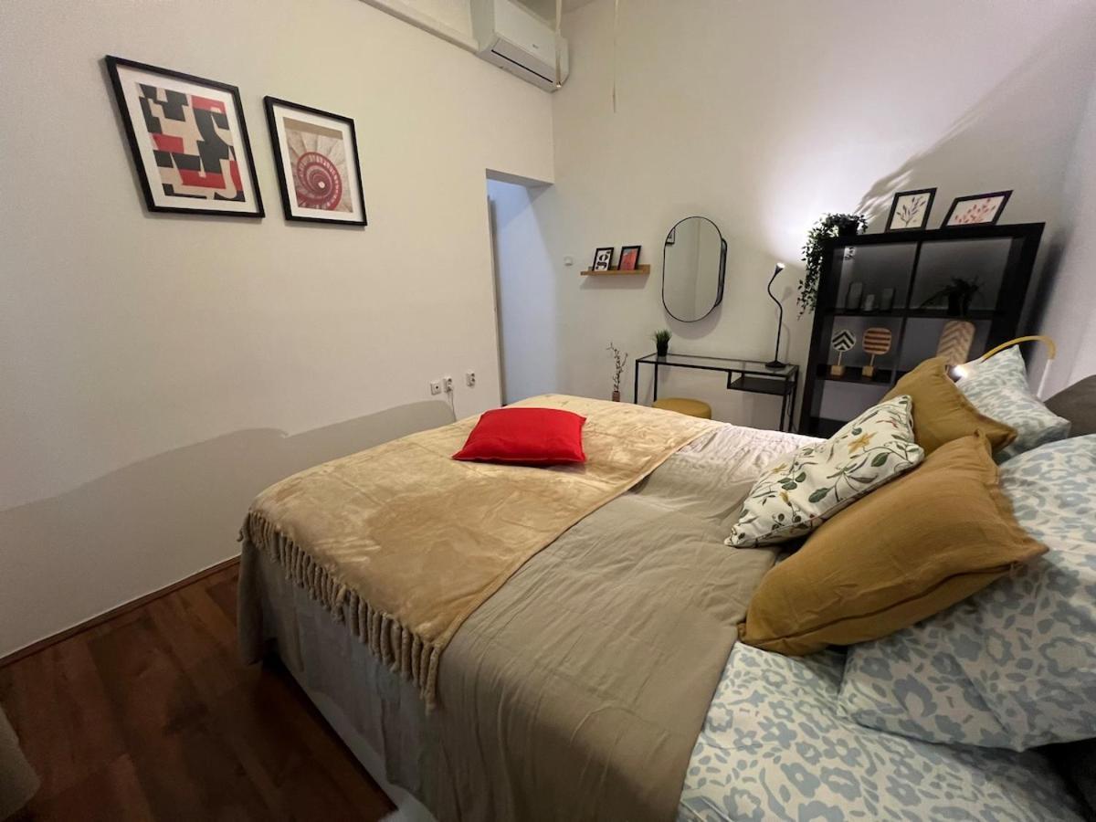 Old Post Apartment-2 Br-ac-balcony Budapesta