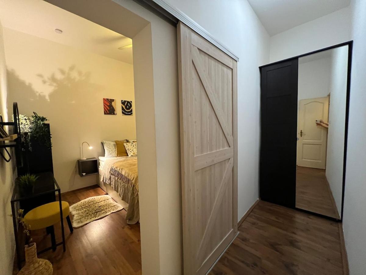 Old Post Apartment-2 Br-ac-balcony * Budapesta