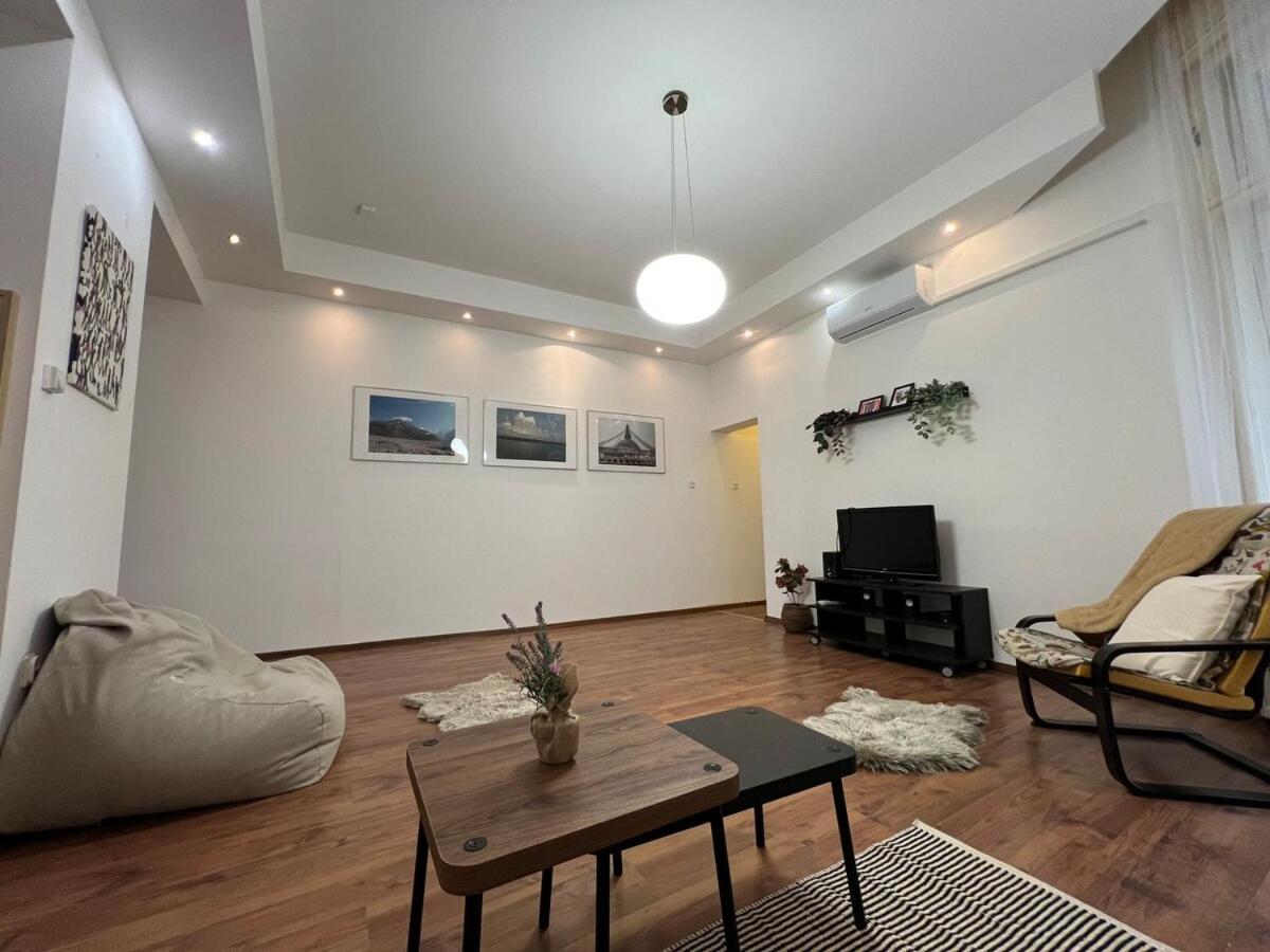 Old Post Apartment-2 Br-ac-balcony Apartament