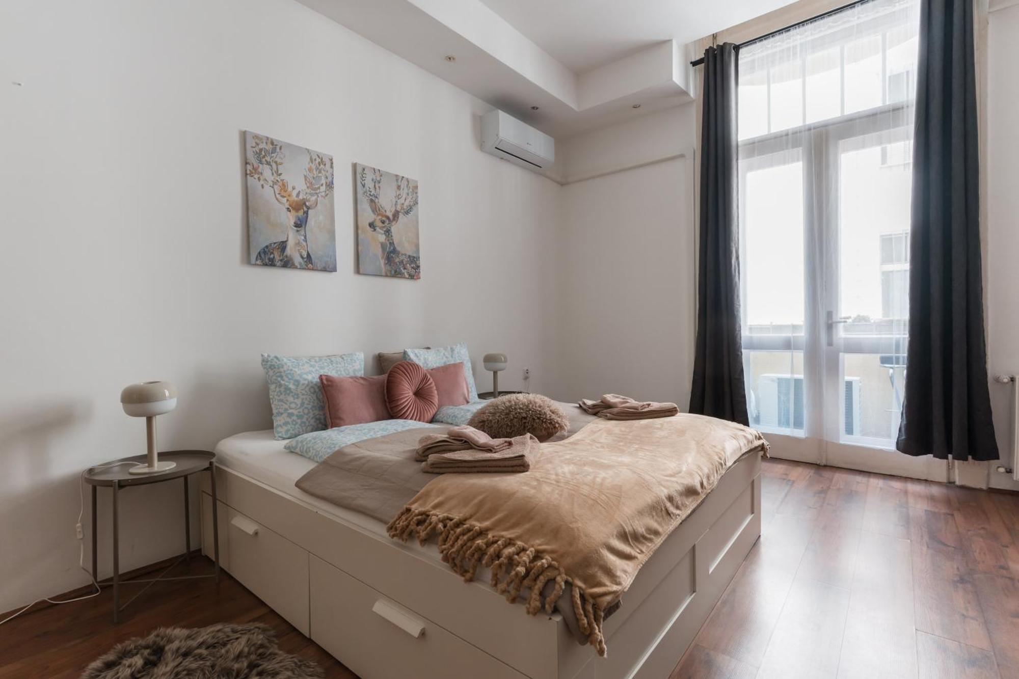 Old Post Apartment-2 Br-ac-balcony Budapesta