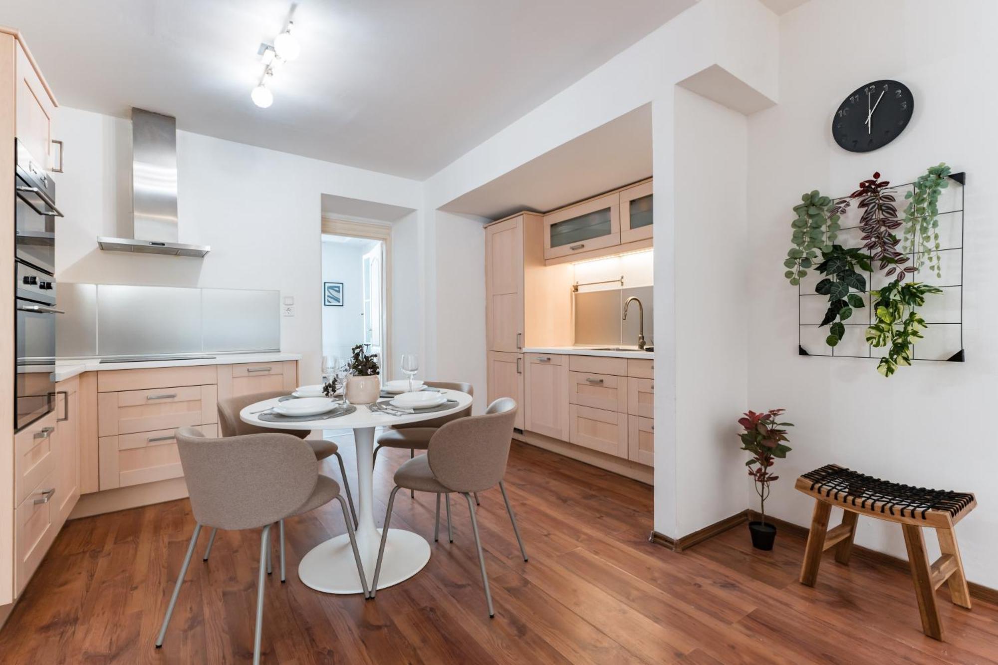 Old Post Apartment-2 Br-ac-balcony Apartament